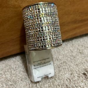 NWT Sparkly wallflower plug